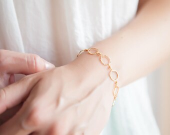 Fine Bracelet, Minimalist Gold Bracelet, Minimalist Bracelet, Minimalist Jewelry, Dainty Gold Bracelet, Gifts for Her, Gift for Girlfriend
