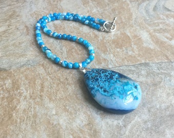 Blue boho style necklace agate statement necklace blue pendant necklace blue healing crystal healing necklace agate boho necklace layering