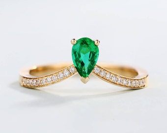 Pear shaped cut Emerald ring Emerald Engagement Ring vintage Solitaire Half eternity antique Rose Gold Curved Chevron Stacking Anniversary