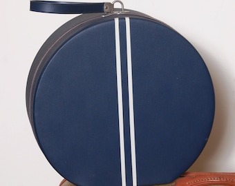 Vintage 60s round suitcase / navy blue hatbox / vintage luggage / train case