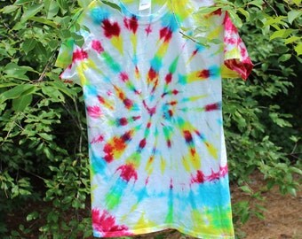 Rainbow swirl tie dye shirt, Hippie tie dye shirt, Classic tie dye shirt, Music festival tie dye shirt, Rainbow swirl shirt