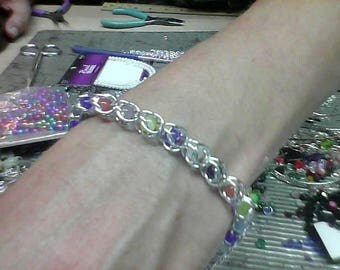 Captured cat's eye beads
