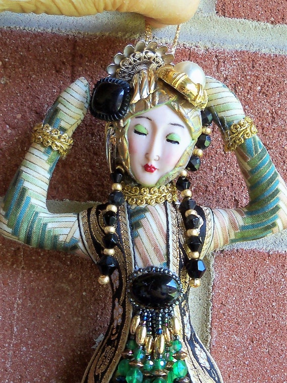 Ooak Precious Emerald Goddess beaded fantasy cloth art doll 12