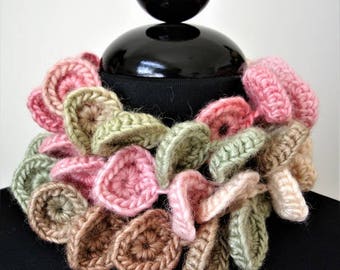 UNDER THE SEA Pastel Scarf § Necklace in Wool and Soy Yarn