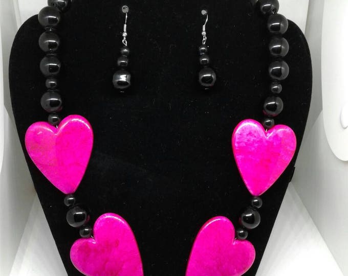 Pink Chunky Heart and Black Beaded Necklace Set, Statements Piece, Beadwork, Women's Gift, Black and Pink.