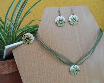 Parure, necklace, earrings, flower ring
