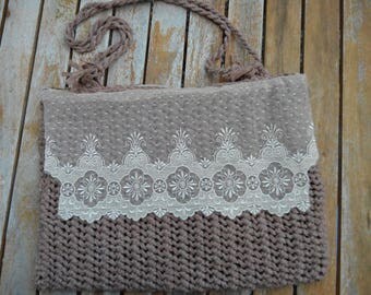 Brown shoulder bag or blu or brick with lace