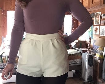 70s White High Waist Short Shorts XS