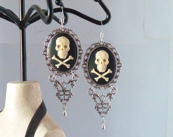 boucles d'oreilles gothiques camée tête de mort tattoo tatouage gothic skull cameo earings adaptables en clips modèle unique