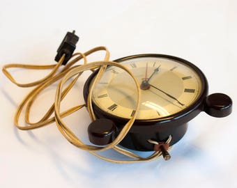plug vintage retro alarm clock