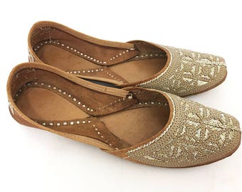 Rare Vintage Tan Leather Ballet Flats / Bridal Wedding Flats 70s 80s Vintage Gold and Silver Top-Stitching Leather Moccasins 6.5 7 Slip Ons