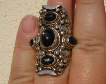 1970 - Beautiful Silver and Onyx Ring