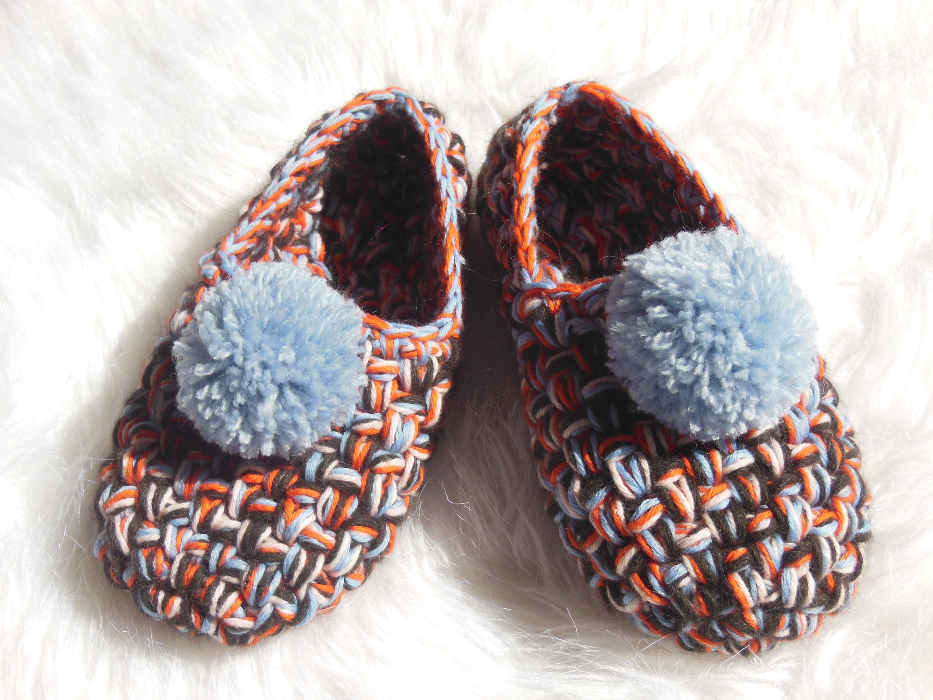 Crochet girls slippers with POM POMS / Blue Pom pom girls