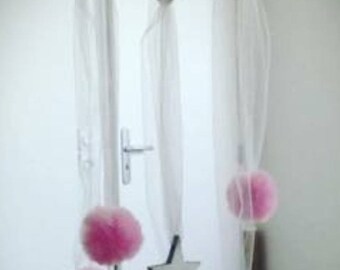 Mobile / hanging Tulle and wood