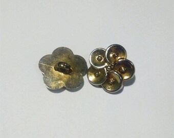 Lot 2 vintage costume, gold buttons, plastic and flower