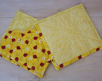 Set of 2 Ladybug Pot Holders, Children's Pot Holders, Quilted Pot Holders, Children's gift, Hot Pads