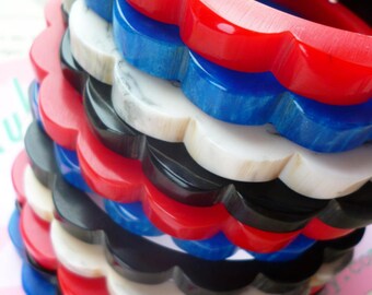 NEW COLOURS! 1940s bakelite inspired scalloped daisy marbled fakelite bangle bracelets by Luxulite