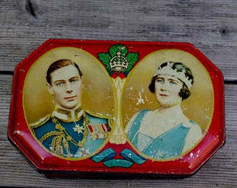 Antique Harry Vincent Ltd Tin King and Queen England 1939