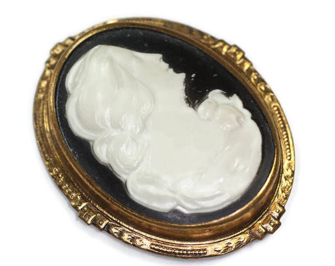 Black and White Resin Cameo Brooch Fancy Stamped Frame Antique Vintage