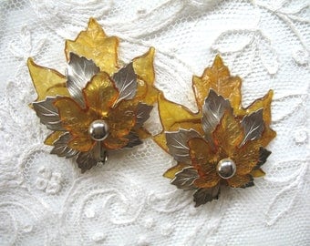 Vintage Earrings ~ Lucite & Brass Leaves ~ Clip On ~ Taupe