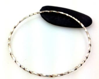 silver fine twist bangle