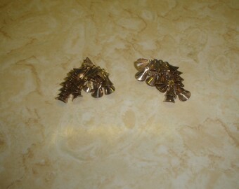 vintage clip on earrings goldtone dangles