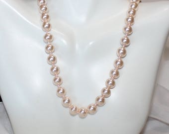 Gorgeous Vintage, Pale Pink Pearl Necklace