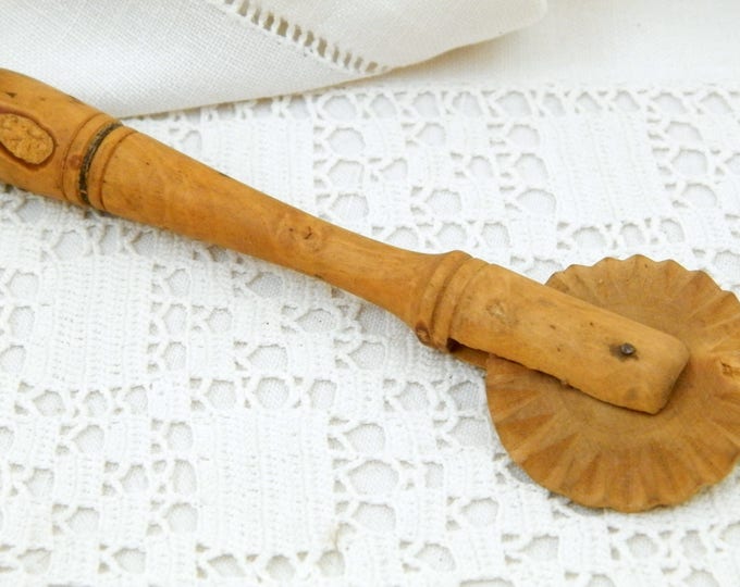 Antique Wooden Pastry Pie Wheel Crimpers from France, Turned Wood Kitchen Utensils, French Country Cottage Farmhouse Decor, Retro Bakeware