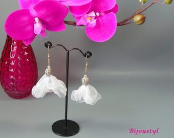 Dangle earrings - "Volantine" white - organza - medium silver