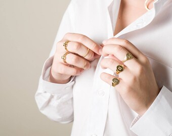 Personalized Signet ring, Monogram Signet Ring, Engraved Letter, 14K Gold plated, 14K Gold Filled, Signet Ring, Pinky Signet ring, Seal Ring