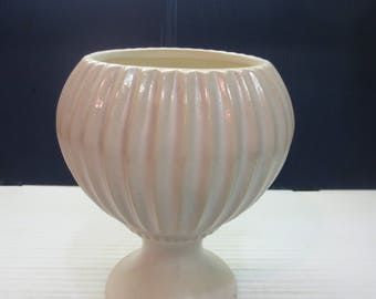 Mid-century McCoy Floraline Planter For Florists, Roseville Floraline