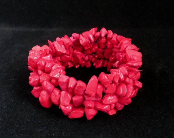 Vintage Red Shell Bracelet, Boho Dyed Beaded Bracelet, Gift for Her