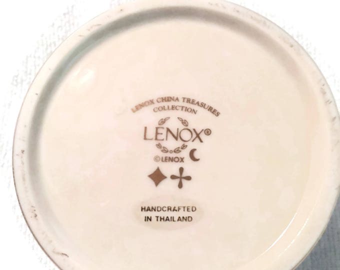 Vintage LENOX Trinket Box, Lenox China Treasures Heirloom Collection Lidded Round Box Gold, Vanity Decor