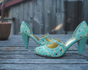 Cute Seychelles Blue with Yellow Flowers Heels, Women's Size 8-8 1/2