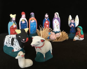 11 piece Nativity scene vintage handcrafted hand painted terra cotta nativity set Christmas decorations figurines baby Jesus crib Mexico