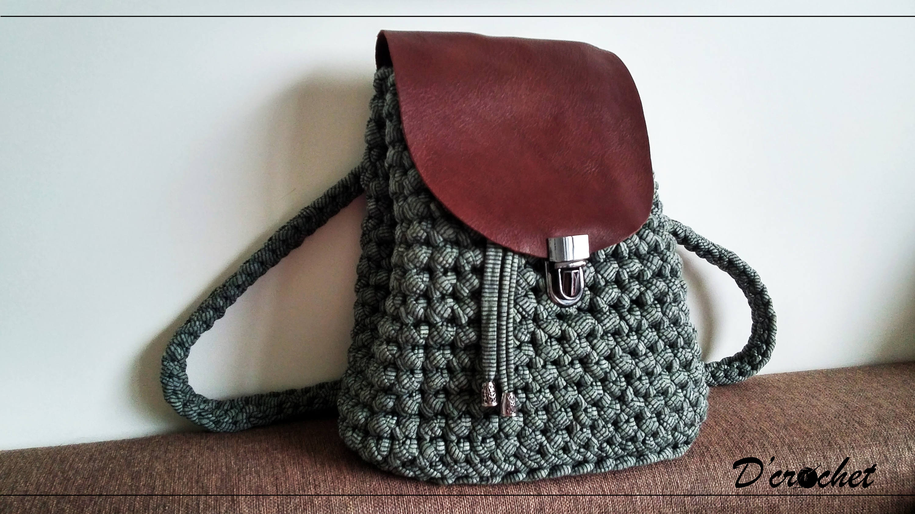 Crochet bag with leather