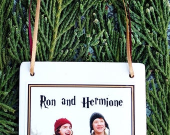 Harry Potter Christmas Ornament: Ron and Hermione Square Ceramic Ornament
