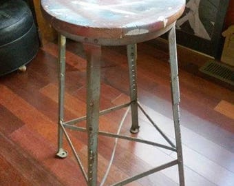 Vintage industrial Bar Stool ~ Perfect for Home or Office ~~ Possible Toledo Stool **No Shipping Available Pick Up Only