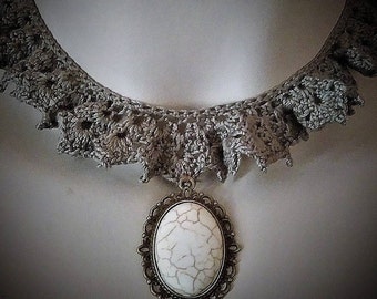 Vintage style crochet necklace