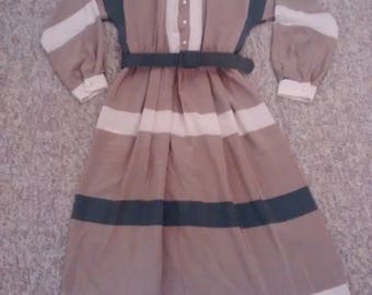 Vintage 80's Burberry look. Dress sz med