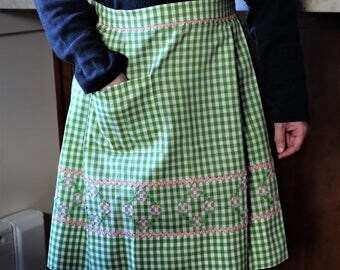 Vintage Apron, Green Gingham, Pink Cross Stitch, Pink Rickrack, Hostess Apron, Apron with Pocket