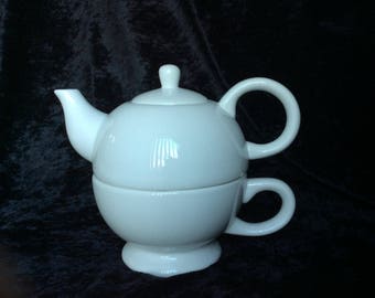Tea Kettle and Cup Set