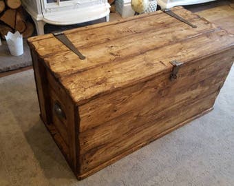 Trunk , Chest , bedroom trunk, vintage trunk