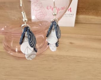 MINI cluster FINESS earrings in polymer clay Navy Blue and white