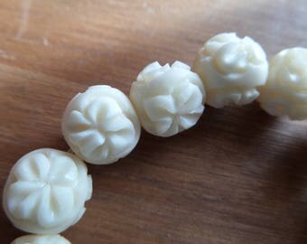 Bracelet carved bone pattern four leaf clover