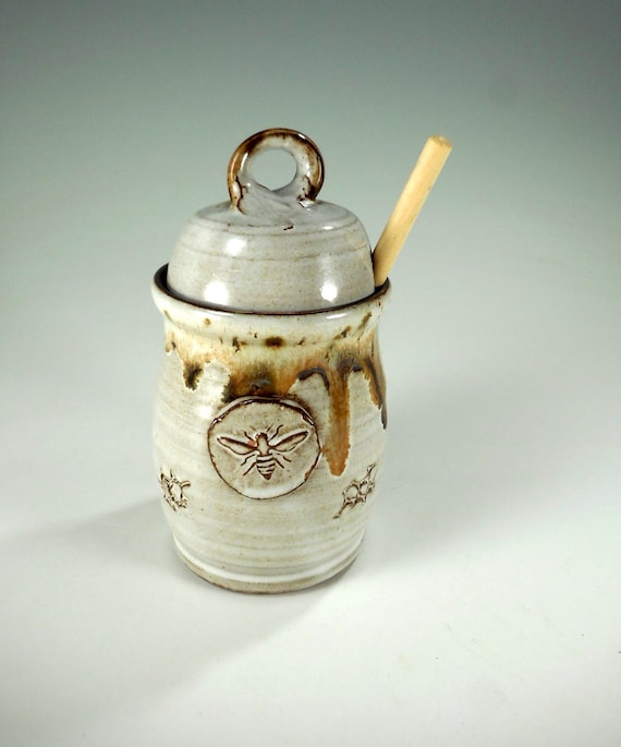 Ceramic honey dipper pot pottery honey jar with bee