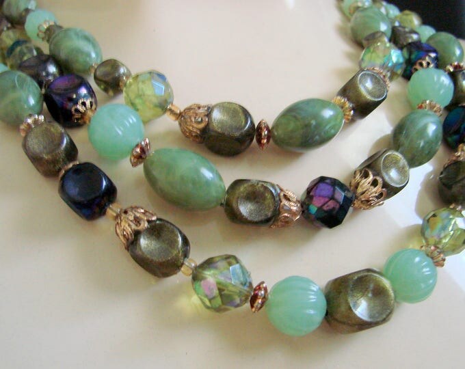 Vintage Faux Jade Bead Bib West Germany Necklace / 1960s Green Bib Necklace / Jewelry / W Germany / Western Germany