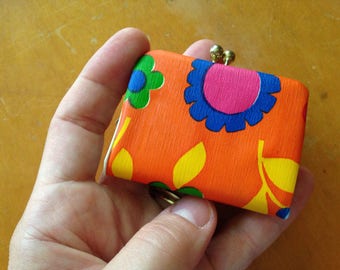 vintage groovy floral mod teeny tiny coin purse