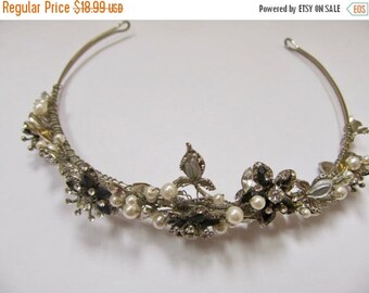 ON SALE Hand Made Faux Pearl and Rhinestone Floral Hair Piece Item K # 3257