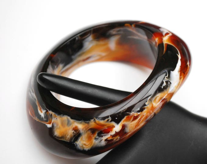 Chunky Lucite Wave Bangle -Brown White Black Marbled - Vintage Plastic - Wide Bracelet